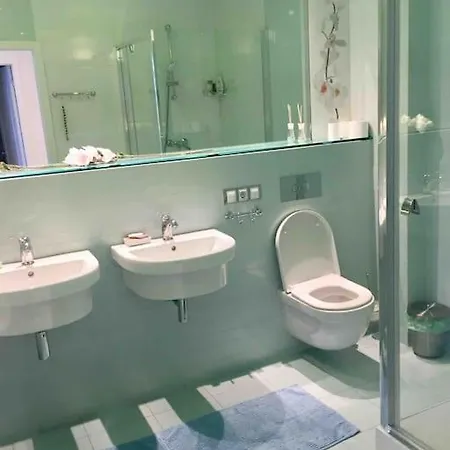 Beautiful Apartment With Panoramic River View Вільнюс