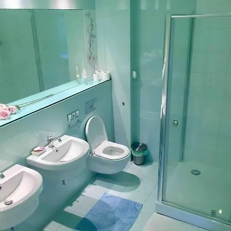 Апартаменти Beautiful Apartment With Panoramic River View *